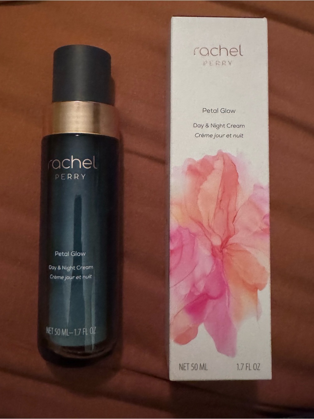 Petal Glow Day & Night Cream — Black